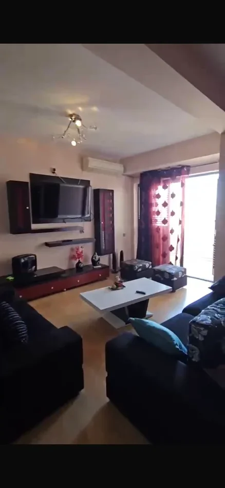 Tirane, jepet me qera apartament 2+1+Ballkon Kati 7, 112 m² 700 € (Rruga e Dibres)