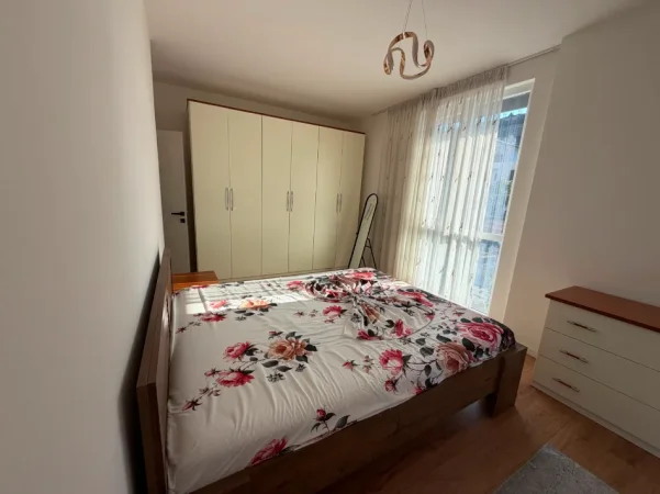 Jepet me qera apartament 2+1+Ballkon Kati 1, 100 m² 530 €