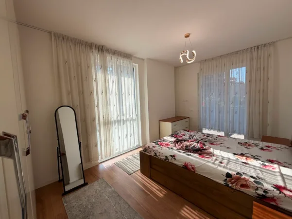 Jepet me qera apartament 2+1+Ballkon Kati 1, 100 m² 530 €