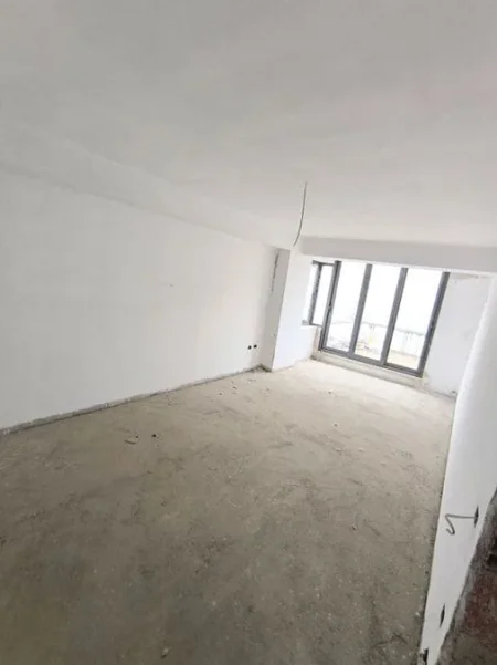 Shitje, Penthouse 2+1+Tarrace, Yzberisht