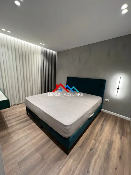 Tirane, jepet me qera apartament 1+1+Ballkon Kati 7, 84 m² 750 € (ISH FUSHA E AVIACIONIT)
