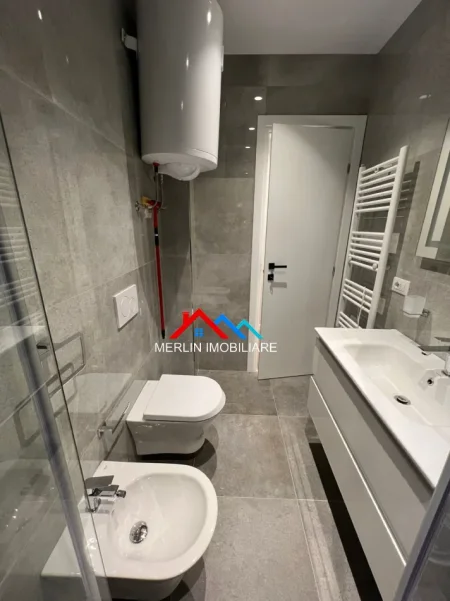 Tirane, jepet me qera apartament 1+1+Ballkon Kati 7, 84 m² 750 € (ISH FUSHA E AVIACIONIT)