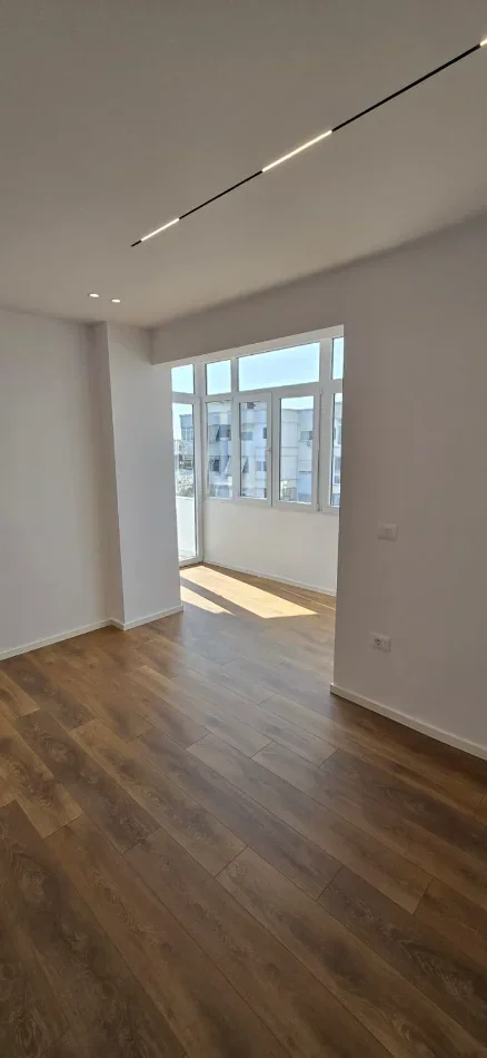 Tirane, shitet apartament 1+1+Ballkon Kati 11, 65 m² 165.000 € (Rruga Shefqet Musaraj)