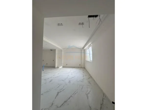 Tirane, Shitet Duplex , Kati 0/1, 194 m² 223.000 € (Fresk) Rezidenca Jaho