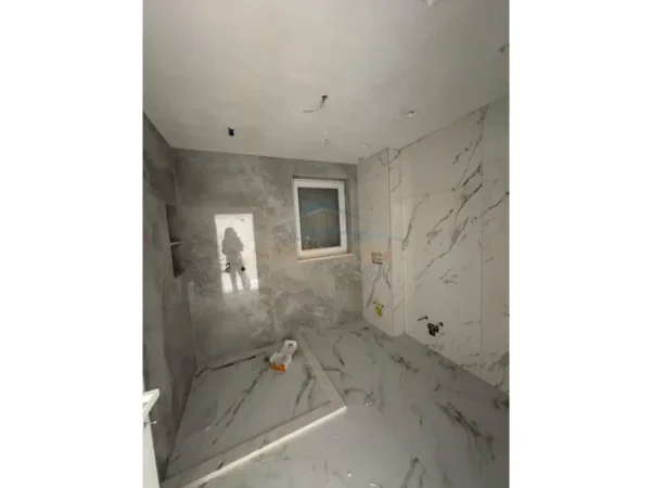 Tirane, Shitet Duplex , Kati 0/1, 194 m² 223.000 € (Fresk) Rezidenca Jaho