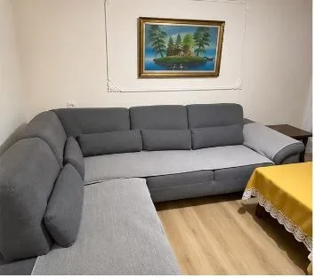 Jepet Apartament 2+1 me Qera te Shkolla e Bashkuar ne Allias (pranë Rajonit nr. 4 të Policisë),  500 EURO
