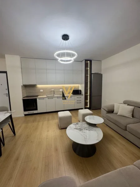 Tirane, jepet me qera apartament 1+1+Ballkon Kati 4, 60 m² 620 € (BULEVARDI I RI)
