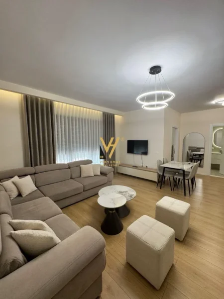 Tirane, jepet me qera apartament 1+1+Ballkon Kati 4, 60 m² 620 € (BULEVARDI I RI)