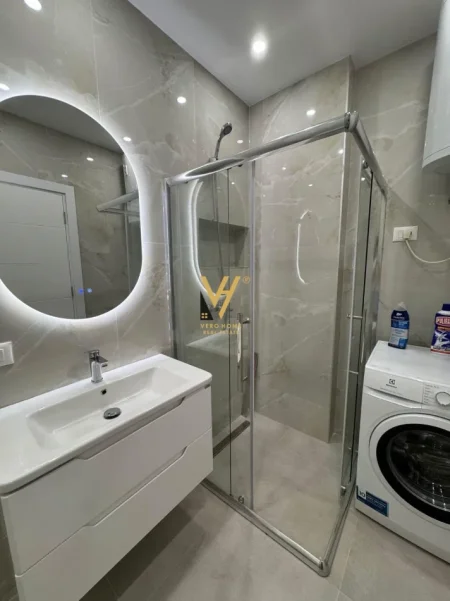 Tirane, jepet me qera apartament 1+1+Ballkon Kati 4, 60 m² 620 € (BULEVARDI I RI)
