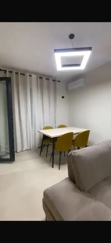 Tirane, jepet me qera apartament 2+1 Kati 3, 100 m² 700 € (KODRA E DIELLIT)