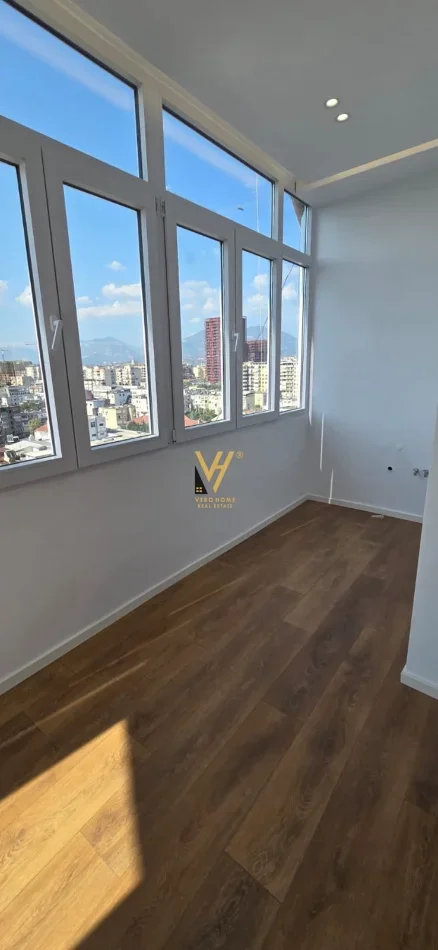 Tirane, shitet apartament 1+1+Ballkon Kati 11, 65 m² 165.000 € (21 DHJETORI)