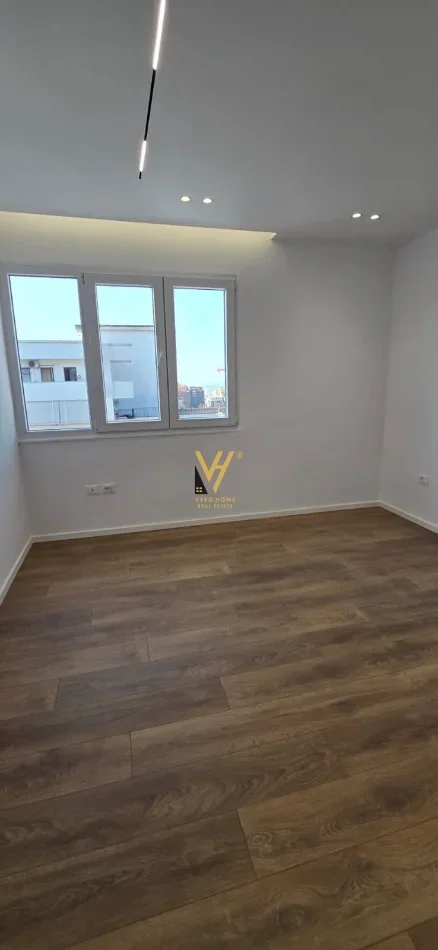 Tirane, shitet apartament 1+1+Ballkon Kati 11, 65 m² 165.000 € (21 DHJETORI)