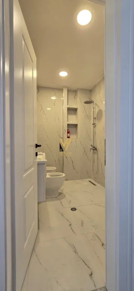 Tirane, shitet apartament 1+1+Ballkon Kati 11, 65 m² 165.000 € (21 DHJETORI)