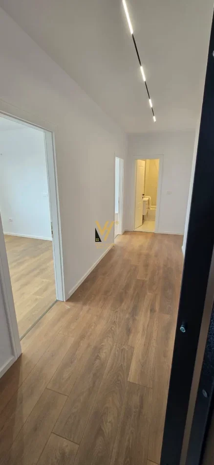 Tirane, shitet apartament 1+1+Ballkon Kati 11, 65 m² 165.000 € (21 DHJETORI)