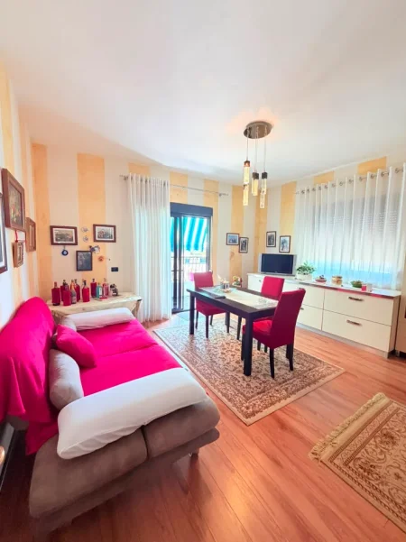 Durres, shitet shtepi 3+1+Aneks+Ballkon Kati 1, 213 m² 426.000 €