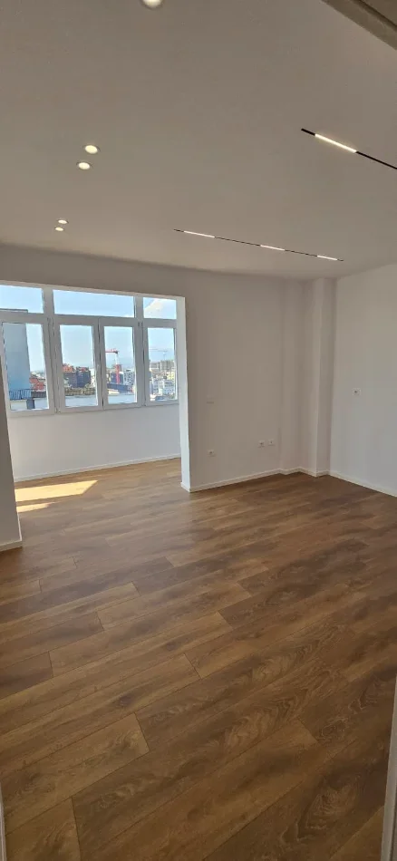 Tirane, shitet apartament 1+1+Aneks+Ballkon Kati 11, 65 m² 165.000 € (rruga e kavajes , 21 dhjetori)