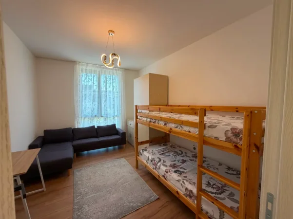 Tirane, jepet me qera apartament 2+1 Kati 1, (PASKUQAN)