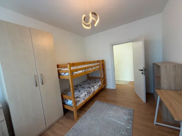 Tirane, jepet me qera apartament 2+1 Kati 1, (PASKUQAN)