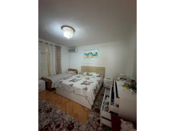 Tirane, shitet Vile 2 Katshe , 289 m² 42,000,000 Leke (BABRRU)