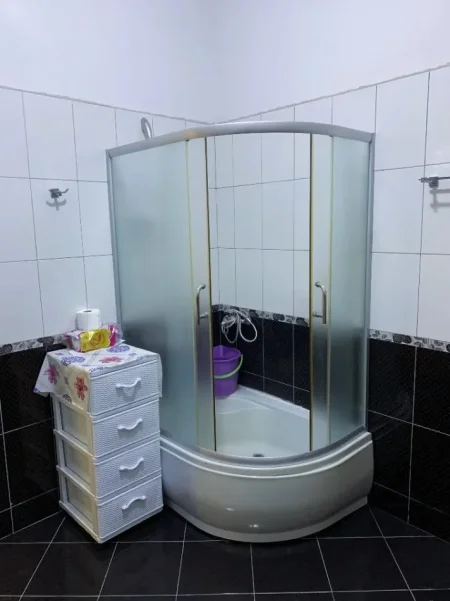 Tirane, jepet me qera apartament 2+1 Kati 3, 126 m² 600 € (5 Maji)