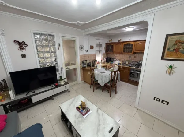 Tirane, shitet apartament 2+1 Kati 5, 72 m² 160.000 €