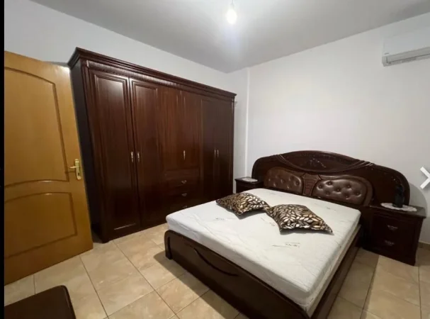 Tirane, jepet me qera apartament 2+1 Kati 1, 80 m² 400 € (Rruga Siri Kodra)