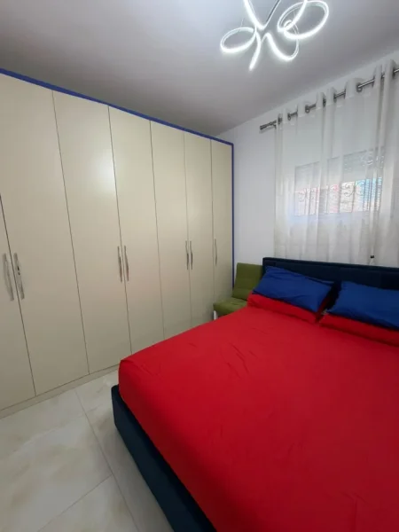 Tirane, jepet me qera apartament 2+1 Kati 1, 80 m² 650 € (Rruga Riza Cerova)