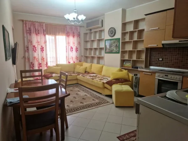 Tirane, jepet me qera apartament 2+1 Kati 7, 89 m² 400 € (Yzberisht)