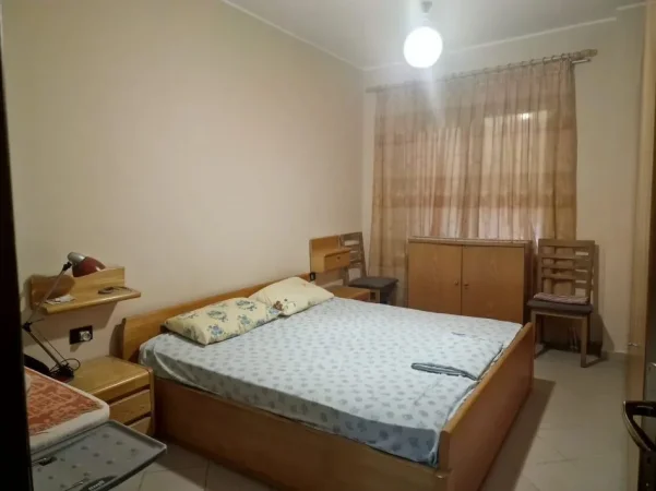 Tirane, jepet me qera apartament 2+1 Kati 7, 89 m² 400 € (Yzberisht)