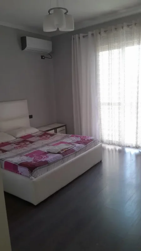 Tirane, jepet me qera apartament 2+1 Kati 4, 150 m² 600 € (Kodra E. Priftit)