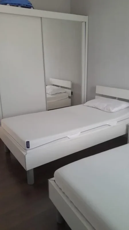 Tirane, jepet me qera apartament 2+1 Kati 4, 150 m² 600 € (Kodra E. Priftit)
