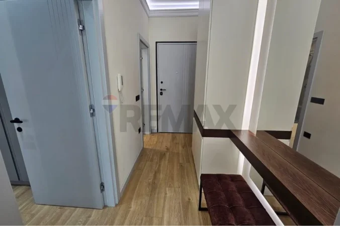 Tirane, jepet me qera apartament 1+1 Kati 5, 76 m² 900 € (Square 21)