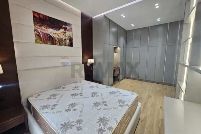 Tirane, jepet me qera apartament 1+1 Kati 5, 76 m² 900 € (Square 21)