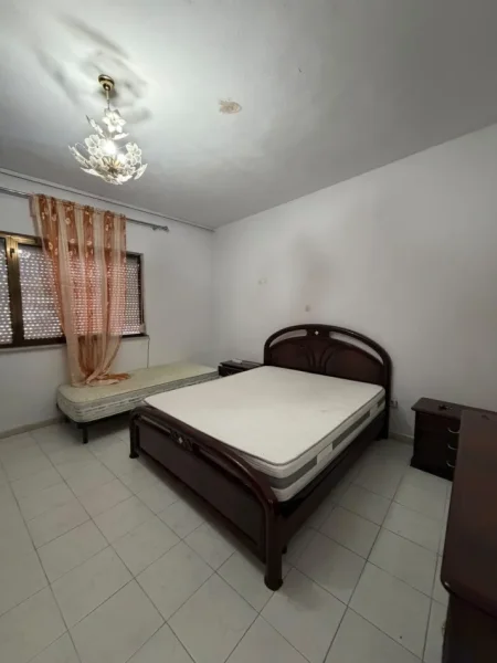 Tirane, jepet me qera apartament 2+1 Kati 2, 75 m² 350 € (Rruga Riza Cerova)