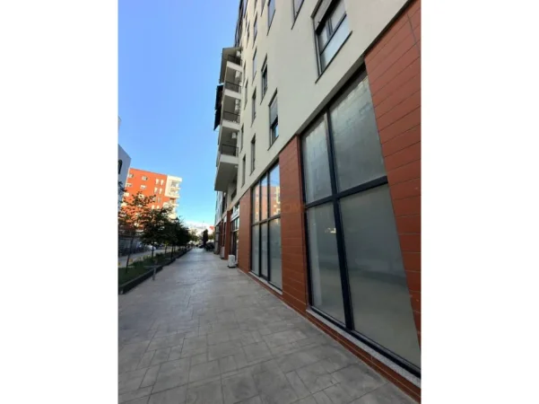 Tirane, shitet ambjent biznesi Kati 0, 76 m² 388.000 € 