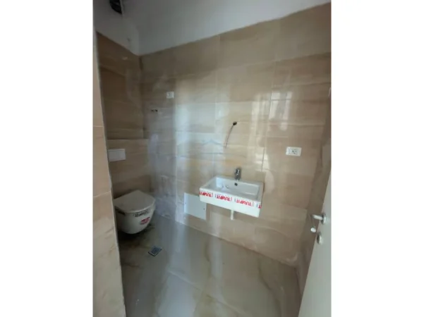 Tirane, shitet ambjent biznesi Kati 0, 76 m² 388.000 € 