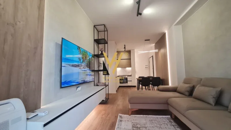Tirane, jepet me qera apartament 1+1+Ballkon Kati 9, 74 m² 850 € (RRUGA E KAVAJES)