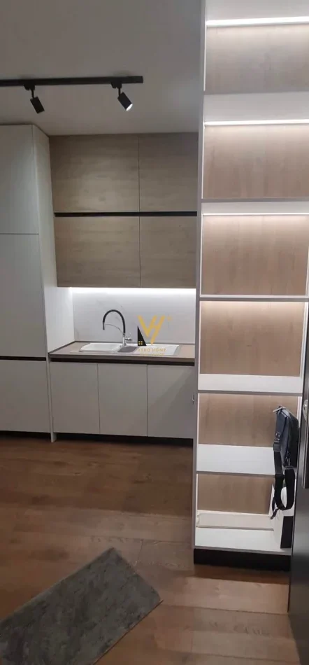 Tirane, jepet me qera apartament 1+1+Ballkon Kati 9, 74 m² 850 € (RRUGA E KAVAJES)