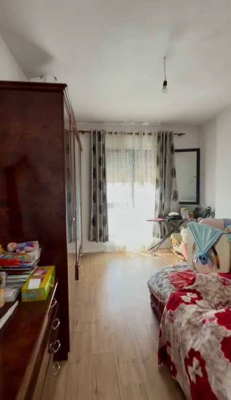 Tirane, shitet apartament 1+1+Ballkon Kati 4, 62 m² 69.000 LEKE