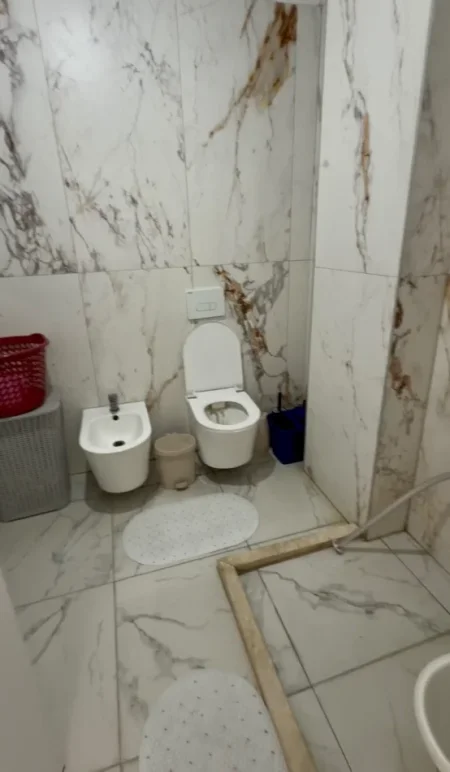 Tirane, shitet apartament 1+1+Ballkon Kati 4, 62 m² 69.000 LEKE