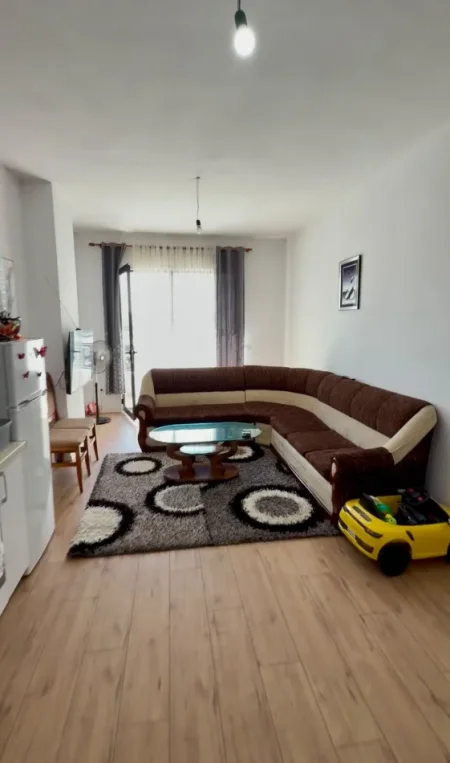 Tirane, shitet apartament 1+1+Ballkon Kati 4, 62 m² 69.000 LEKE
