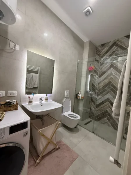 Tirane, jepet me qera apartament 2+1+2 +Ballkon ,150.000 LEKE (PARK GATE,RRUGA E ELBASANIT)
