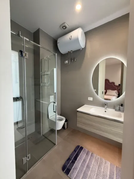 Tirane, jepet me qera apartament 2+1+2 +Ballkon ,150.000 LEKE (PARK GATE,RRUGA E ELBASANIT)