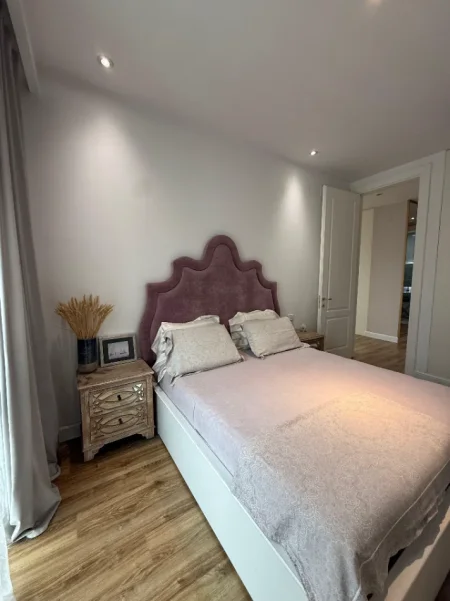 Tirane, jepet me qera apartament 2+1+2 +Ballkon ,150.000 LEKE (PARK GATE,RRUGA E ELBASANIT)