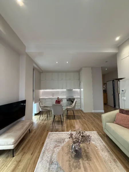 Tirane, jepet me qera apartament 2+1+2 +Ballkon ,150.000 LEKE (PARK GATE,RRUGA E ELBASANIT)