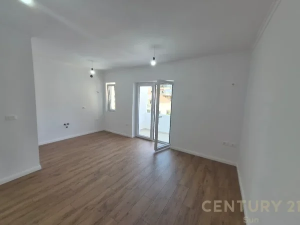 Tirane, shitet apartament 1+1 Kati 3, 61 m² 160.000 €