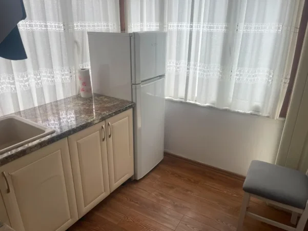 Tirane, jepet me qera Garsonier, Mobiluar, Kati 1, 40 m² , Cmimi 40.000 Lekë të Reja, Pranë Selvisë, Rruga Dibrës,Tiranë.