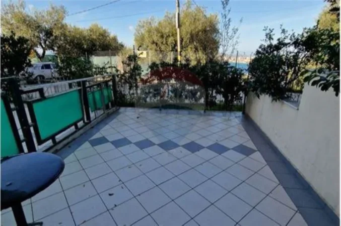 Vlore - Lungomare, shitet apartament 2+1 Kati 0, 150 m² 199.000 € (Rruga Azem Sulo, Uji i Ftohte, Vlore)