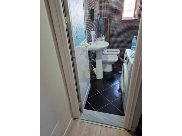 Tirane, jepet me qera apartament Kati 5, 76 m² 650 € 