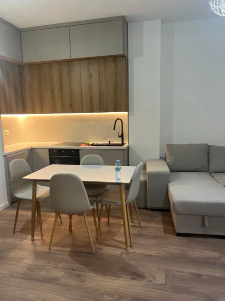 Tirane, jepet me qera apartament 1+1 Kati 3, 